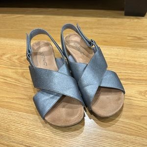 Vionic McKenna Sandals Pewter sz 6 EUC/Like New